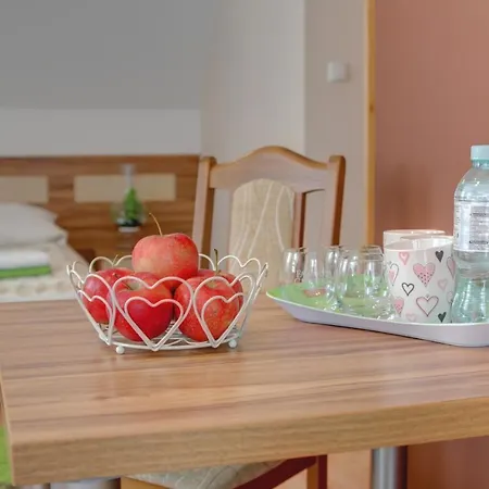 U łapów Nocleg ze śniadaniem *
